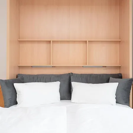 646, Seepark Apartment *